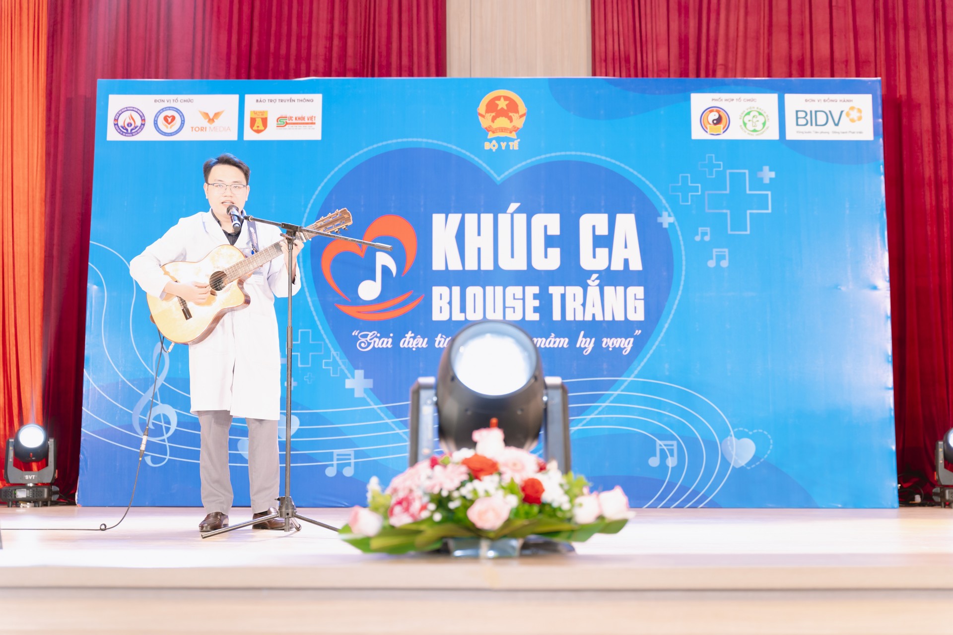 Khúc Ca Blouse Trắng 2026": Giai Điệu Từ Tâm Khơi Mầm Hy Vọng Tại Bệnh Viện Bạch Mai Cơ Sở Ninh Bình Khúc Ca Blouse Trắng 2026
