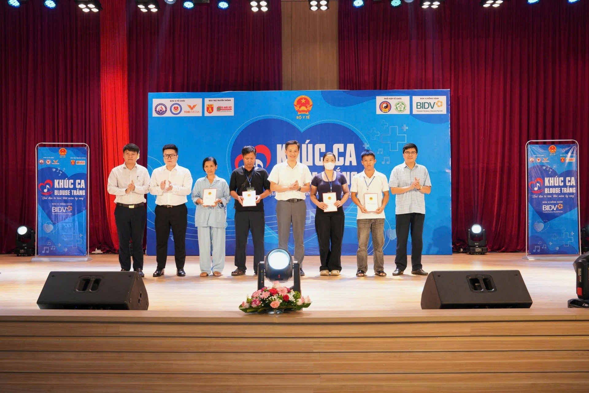 Khúc Ca Blouse Trắng 2026": Giai Điệu Từ Tâm Khơi Mầm Hy Vọng Tại Bệnh Viện Bạch Mai Cơ Sở Ninh Bình Khúc Ca Blouse Trắng 2026