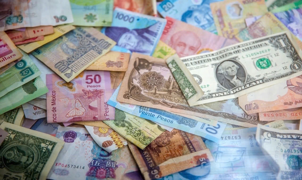 Tỷ giá ngoại tệ hôm nay 15/8: Đồng USD giảm trước dấu hiệu kinh tế Mỹ chậm lại Tỷ giá ngoại tệ hôm nay 15/8: Đồng USD giảm trước dấu hiệu kinh tế Mỹ chậm lại