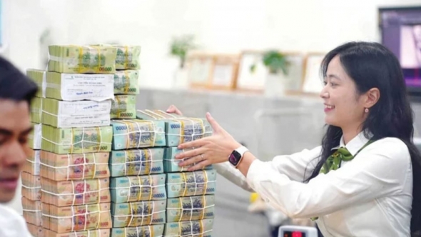 Hệ quả cuộc đua lãi suất hiện rõ: Con số cho thấy ngân hàng đang căng sức "chịu đòn"