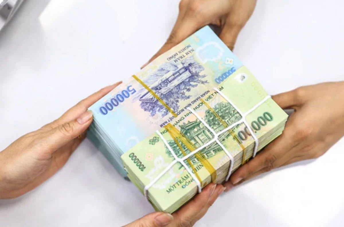 Hệ quả cuộc đua lãi suất hiện rõ: Con số cho thấy ngân hàng đang căng sức "chịu đòn" Hệ quả cuộc đua lãi suất hiện rõ: Con số cho thấy ngân hàng đang căng sức "chịu đòn"