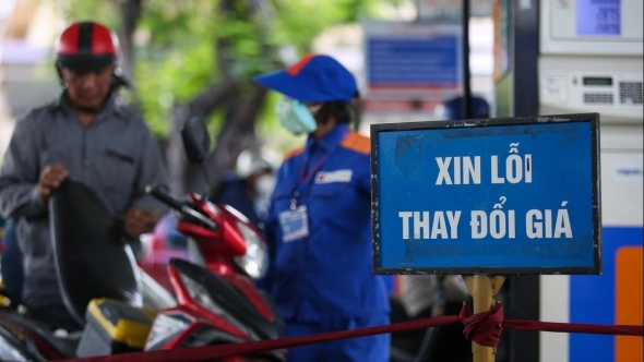 Giá xăng dầu hôm nay 22/8: Dầu thế giới và trong nước đồng loạt đi lên