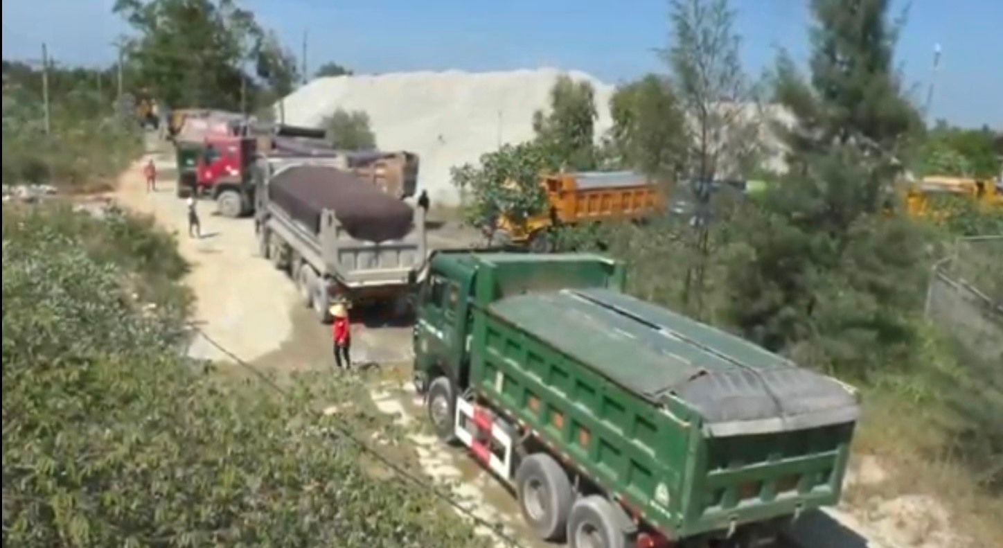 Quảng Nam: Doanh nghiệp sai phạm khai thác khoáng sản “chây ì” di dời theo yêu cầu Quảng Nam: Doanh nghiệp sai phạm khai thác khoáng sản “chây ì” di dời theo yêu cầu