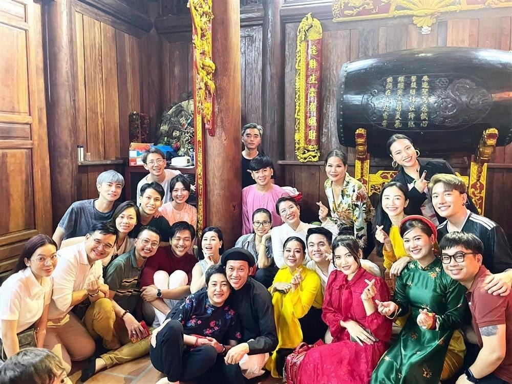 Hoài Linh xuất hiện rạng rỡ trong ngày giỗ Tổ nghề sân khấu Hoài Linh xuất hiện rạng rỡ trong ngày giỗ Tổ nghề sân khấu