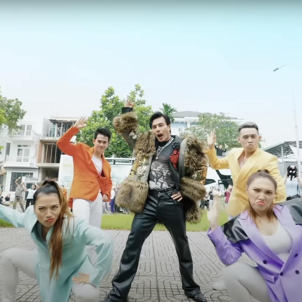 Lê Dương Bảo Lâm ra MV, cư dân mạng cứ ngỡ… Sơn Tùng