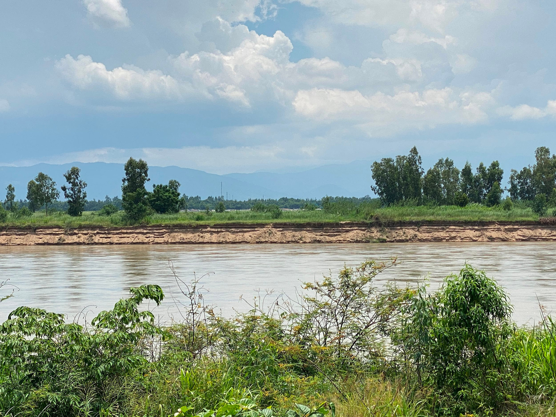 Phú Yên: Sông Ba sạt lở làm mất đất sản xuất của người dân Phú Yên: Sông Ba sạt lở làm mất đất sản xuất của người dân