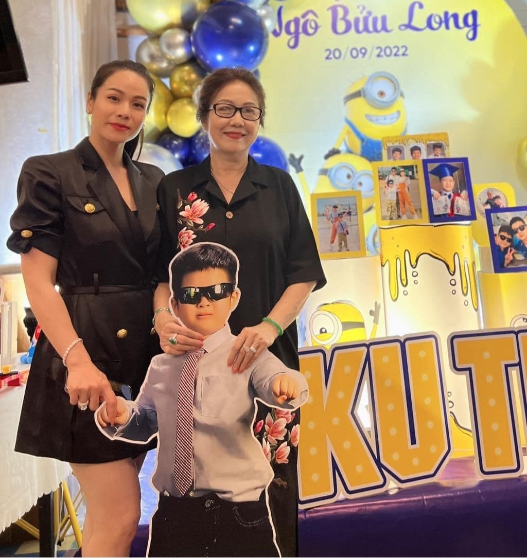 Nhật Kim Anh "bất ngờ" thân thiết với gia đình chồng cũ Nhật Kim Anh "bất ngờ" thân thiết với gia đình chồng cũ