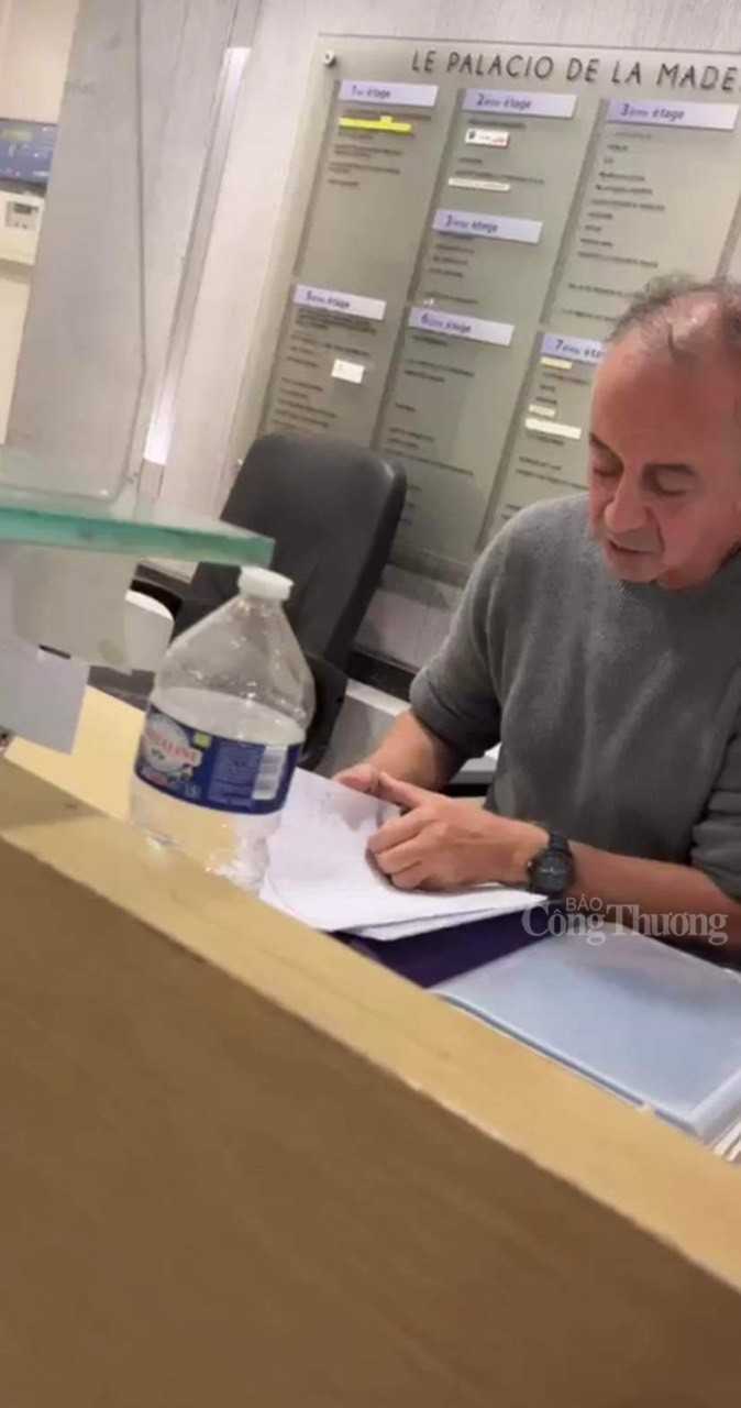 Chủ tịch nước hoa Charme Perfume nói gì về công ty tại Pháp? Chủ tịch nước hoa Charme Perfume nói gì về công ty tại Pháp?