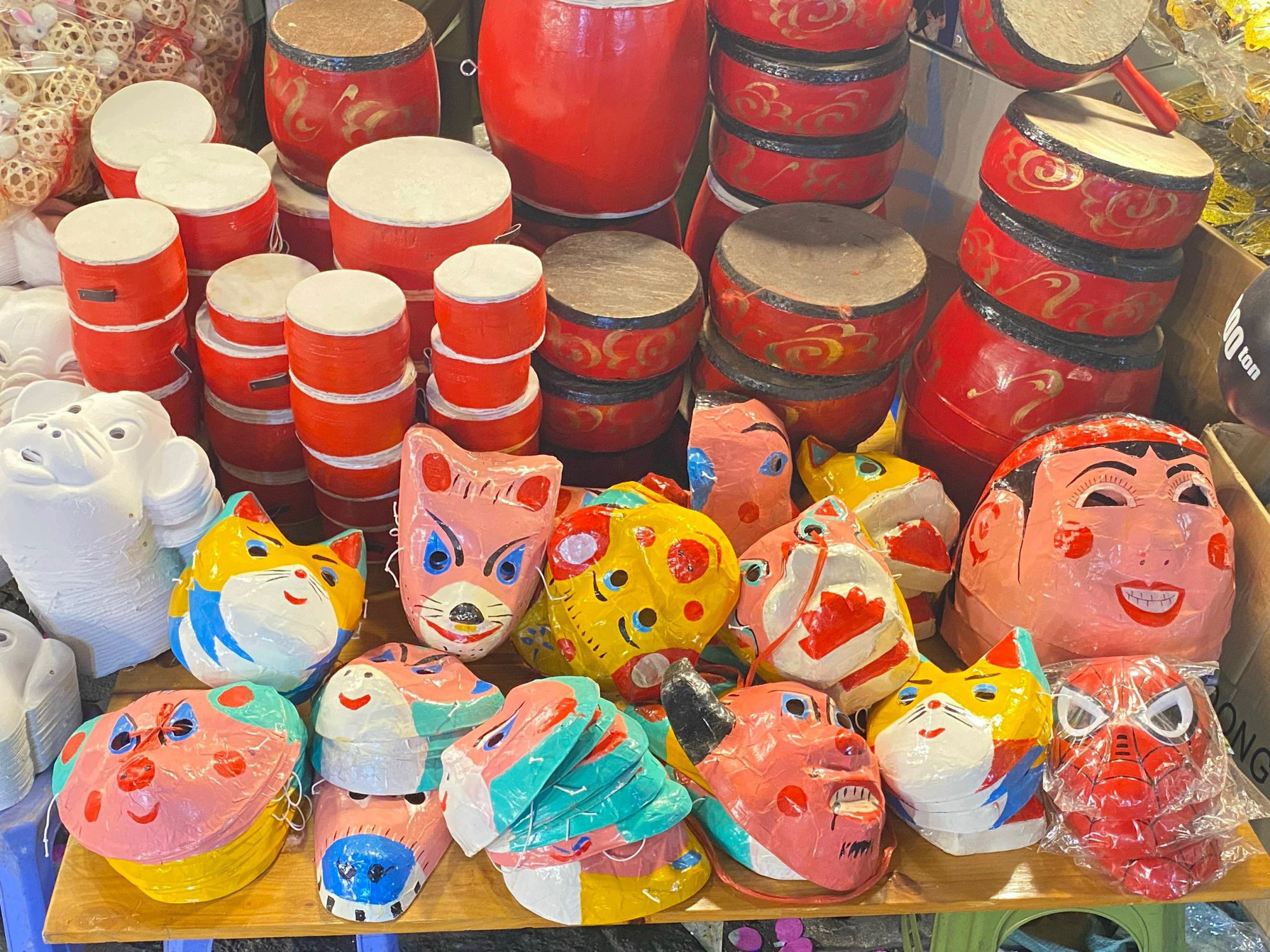 Hàng Mã "nhuộm" sắc đỏ, đồ chơi truyền thống đắt khách tết Trung thu Hàng Mã "nhuộm" sắc đỏ, đồ chơi truyền thống đắt khách tết Trung thu