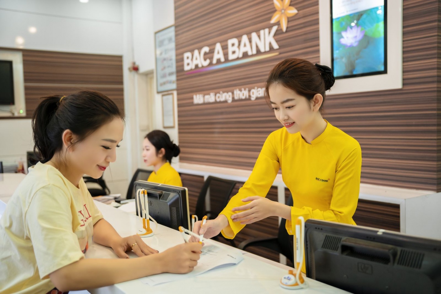 Điểm tin ngân hàng ngày 7/9: VietinBank rao bán loạt bất động sản của đại gia xăng dầu Điểm tin ngân hàng ngày 7/9: VietinBank rao bán loạt bất động sản của đại gia xăng dầu