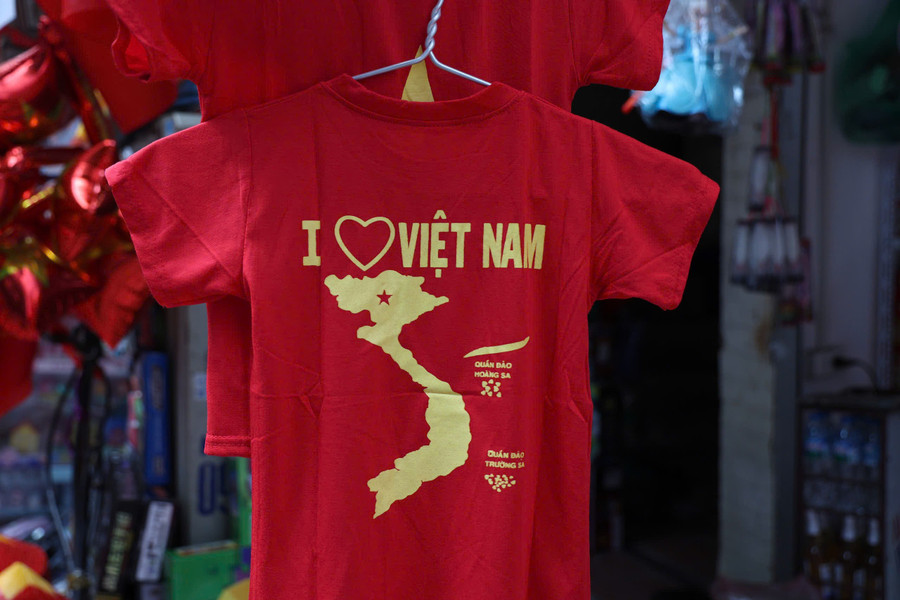 Hà Nội rợp trời sắc đỏ mừng Quốc khánh