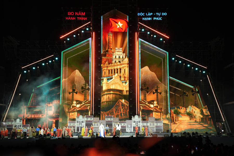 Chuỗi trưng bày kỷ niệm 80 năm Quốc khánh: Du lịch bùng nổ, lịch sử sống mãi Chuỗi trưng bày kỷ niệm 80 năm Quốc khánh: Du lịch bùng nổ, lịch sử sống mãi