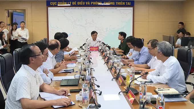 Họp khẩn ứng phó siêu bão Ragasa