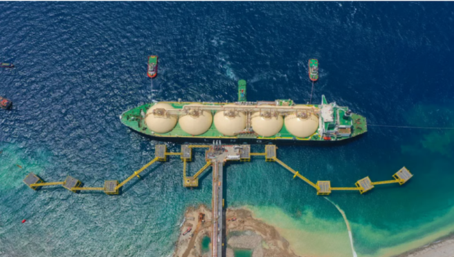 Giá LNG giao ngay tại châu Á tăng mạnh do tắc nghẽn ở Hormuz