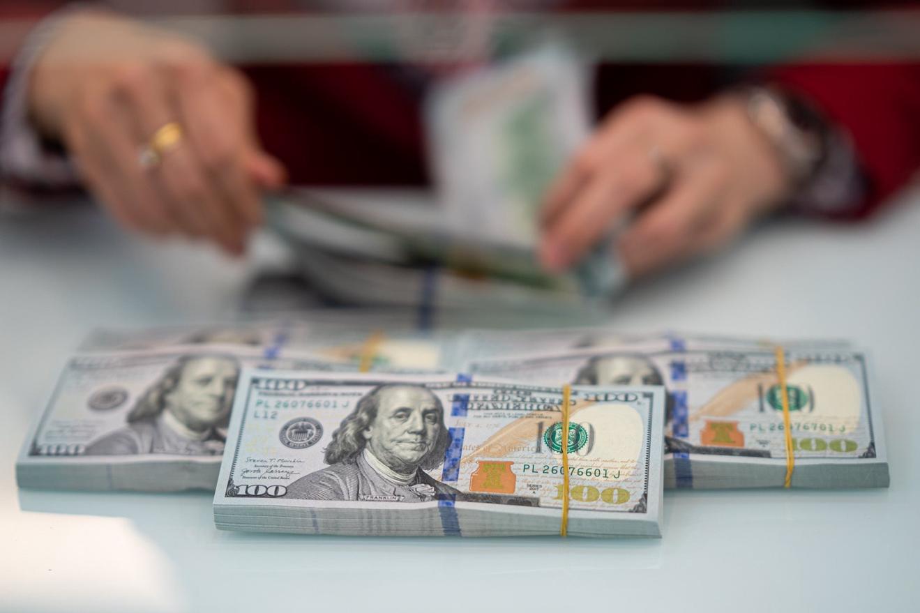 Tỷ giá ngoại tệ hôm nay 25/9: Đồng USD lập đỉnh mới trong hai tháng