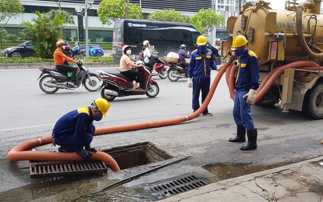 Nâng cao năng lực thoát nước, sẵn sàng ứng phó mưa lớn Nâng cao năng lực thoát nước, sẵn sàng ứng phó mưa lớn