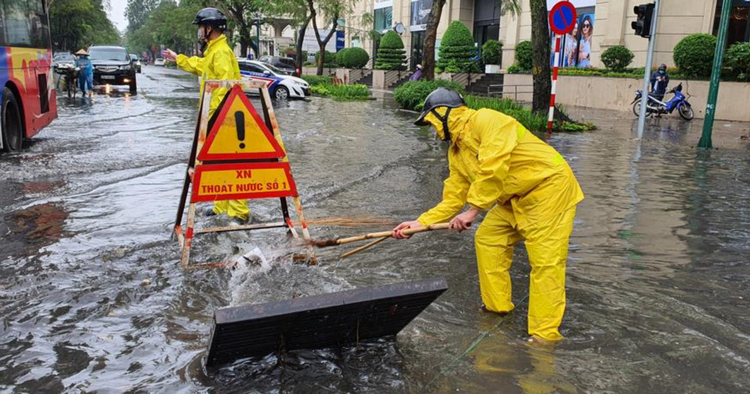 Nâng cao năng lực thoát nước, sẵn sàng ứng phó mưa lớn Nâng cao năng lực thoát nước, sẵn sàng ứng phó mưa lớn