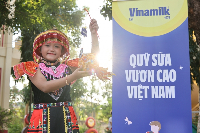 Gần 40.000 trẻ em cả nước vui đón Trung thu cùng Vinamilk Gần 40.000 trẻ em cả nước vui đón Trung thu cùng Vinamilk