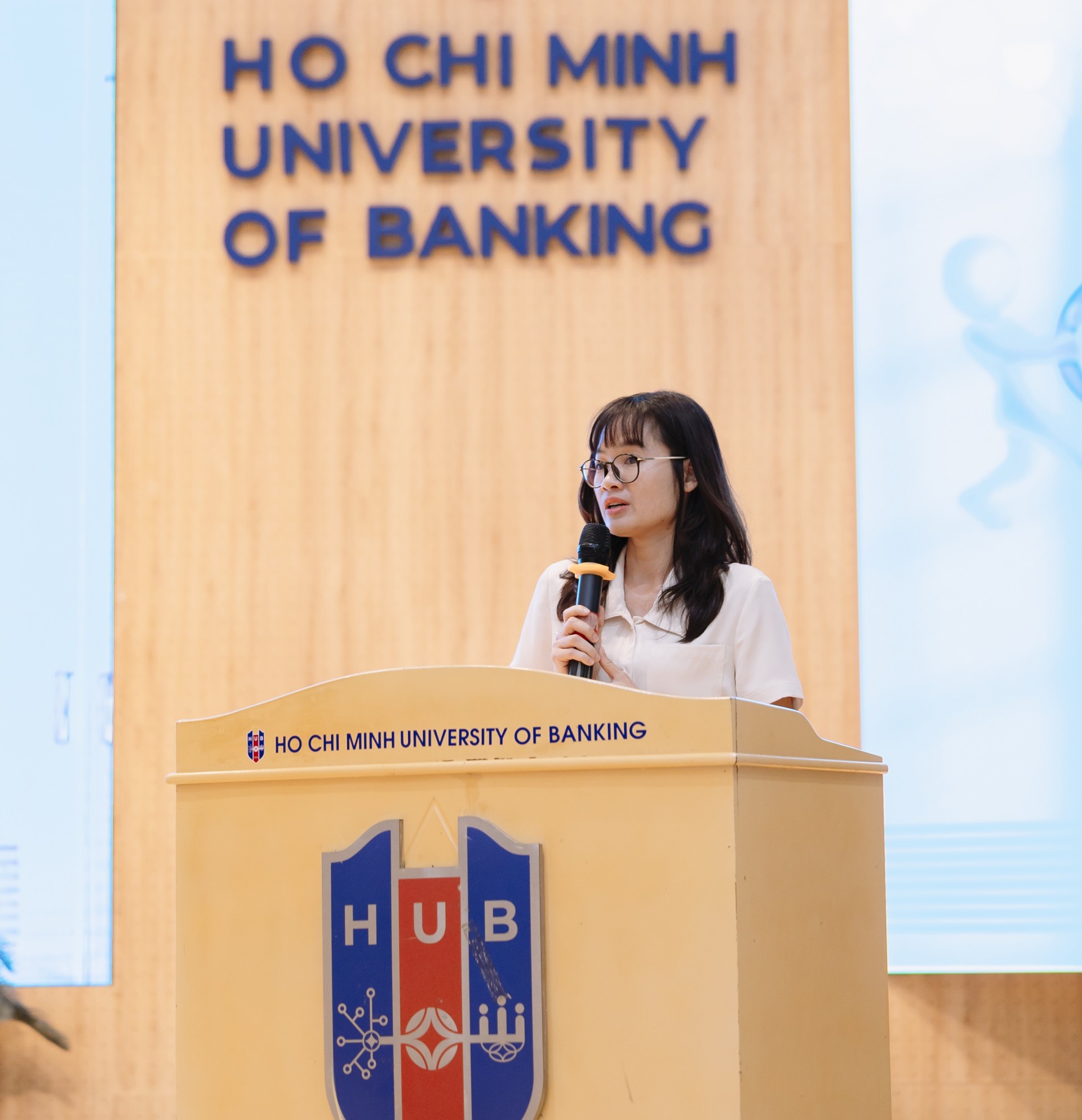 Trường Đại học Ngân hàng TP.HCM với chương trình truyền thông giáo dục Sức khỏe Tình dục và Sức khỏe Sinh sản “Chuyện khó nói to” Trường Đại học Ngân hàng TP.HCM với chương trình truyền thông giáo dục Sức khỏe Tình dục và Sức khỏe Sinh sản “Chuyện khó nói to”