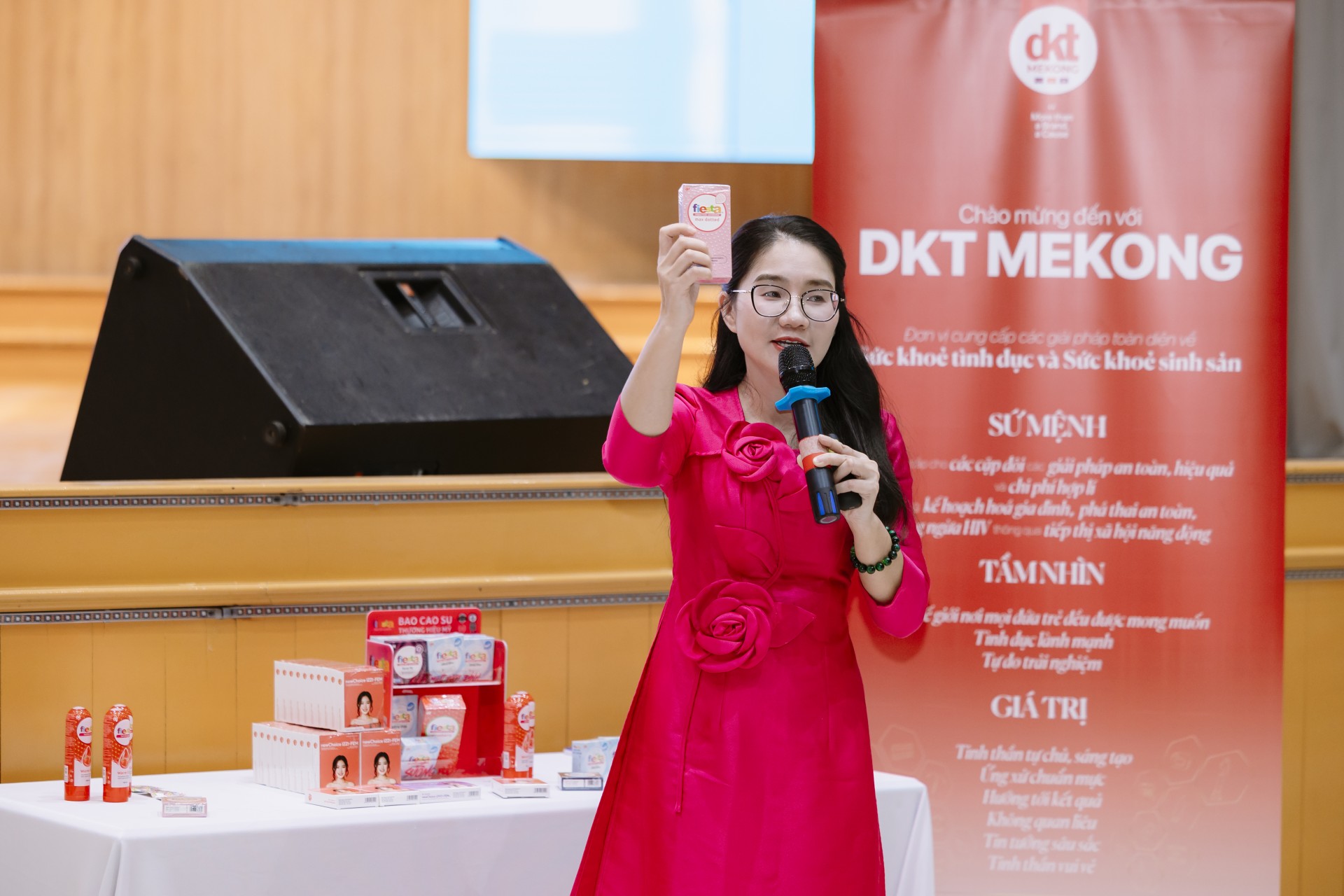 Trường Đại học Ngân hàng TP.HCM với chương trình truyền thông giáo dục Sức khỏe Tình dục và Sức khỏe Sinh sản “Chuyện khó nói to” Trường Đại học Ngân hàng TP.HCM với chương trình truyền thông giáo dục Sức khỏe Tình dục và Sức khỏe Sinh sản “Chuyện khó nói to”