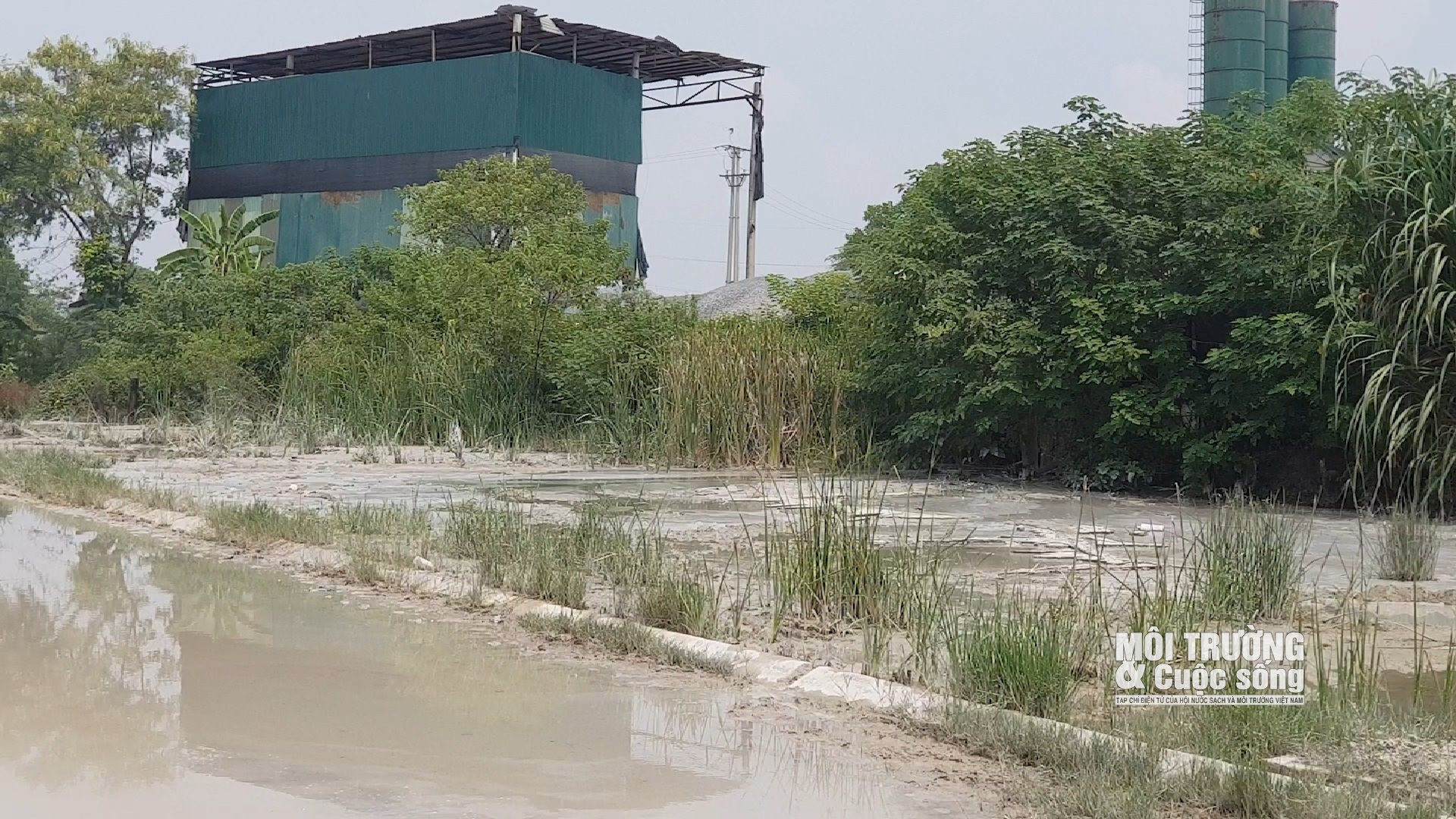 Hoài Đức (Hà Nội): Loạt trạm trộn bê tông hoạt động không phép trên đất nông nghiệp và những hệ lụy về môi trường