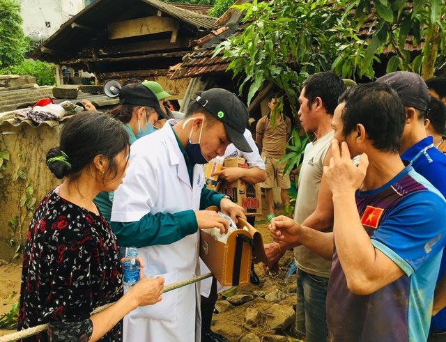 Nghệ An khẩn trương xử lý môi trường, nước và phòng chống dịch bệnh sau lũ