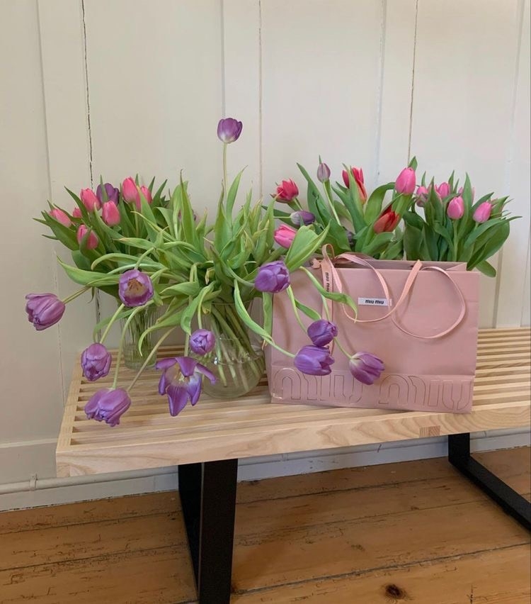 Tử vi 12 con giáp ngày 25/10/2023: Tuổi Tý vô cùng may mắn, tuổi Hợi gặp trục trặc