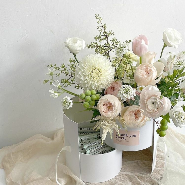 Tử vi 12 con giáp ngày 25/10/2023: Tuổi Tý vô cùng may mắn, tuổi Hợi gặp trục trặc