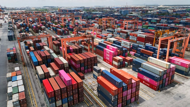 Con đường cho Việt Nam giữa sóng gió kinh tế toàn cầu