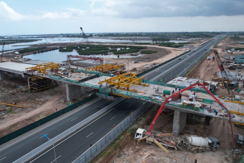 Tin bất động sản tuần qua: TP HCM rà soát cấp sổ đỏ cho nhà đất mua bán bằng giấy viết tay Tin bất động sản tuần qua: TP HCM rà soát cấp sổ đỏ cho nhà đất mua bán bằng giấy viết tay