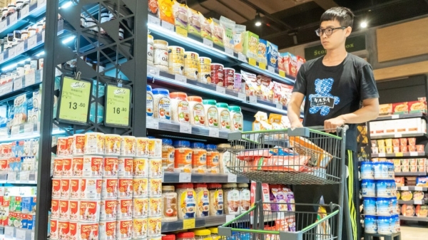 Vinamilk: Doanh thu xuất khẩu tăng trưởng 5%, thị phần nội địa được củng cố