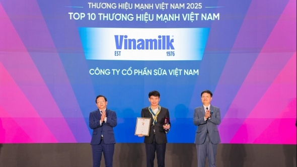 Vinamilk- Doanh nghiệp F&amp;B duy nhất được vinh danh Top 10 thương hiệu mạnh Việt Nam 2025