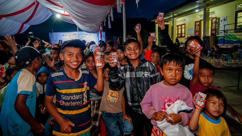 Vinamilk thắp sáng mùa trăng, gửi trọn yêu thương đến trẻ em Việt Vinamilk thắp sáng mùa trăng, gửi trọn yêu thương đến trẻ em Việt