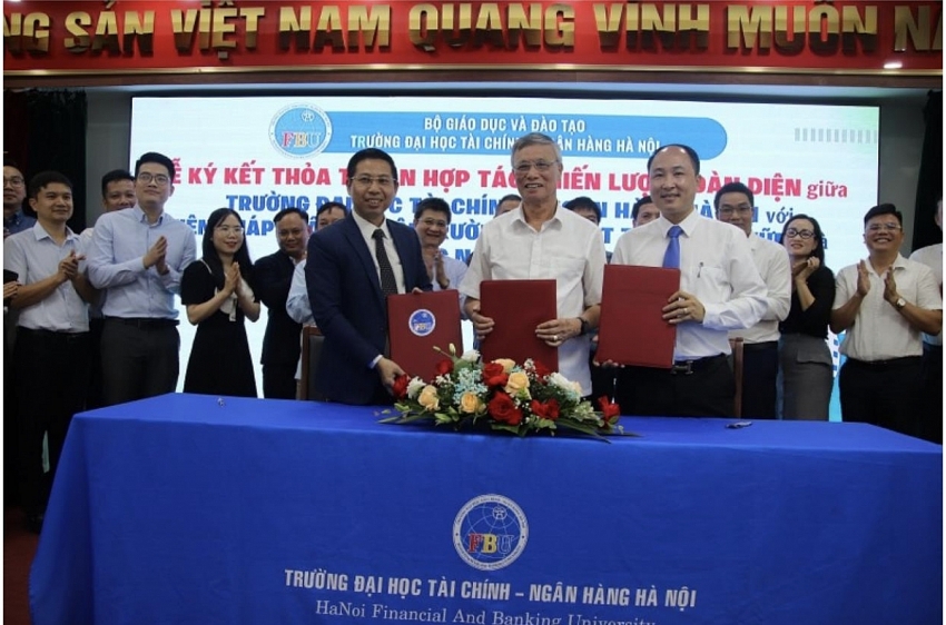 Hợp tác “tam giác vàng”: Báo chí - Nghiên cứu - Giáo dục cùng kiến tạo tương lai bền vững