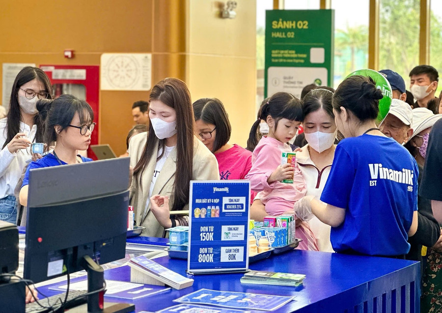 Vinamilk lan tỏa giá trị thương hiệu Việt tại Hội chợ Mùa Thu 2025 Vinamilk lan tỏa giá trị thương hiệu Việt tại Hội chợ Mùa Thu 2025