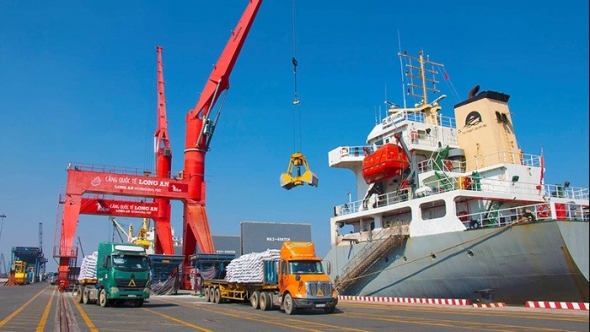 Giảm phát thải, thúc đẩy phát triển logistics xanh