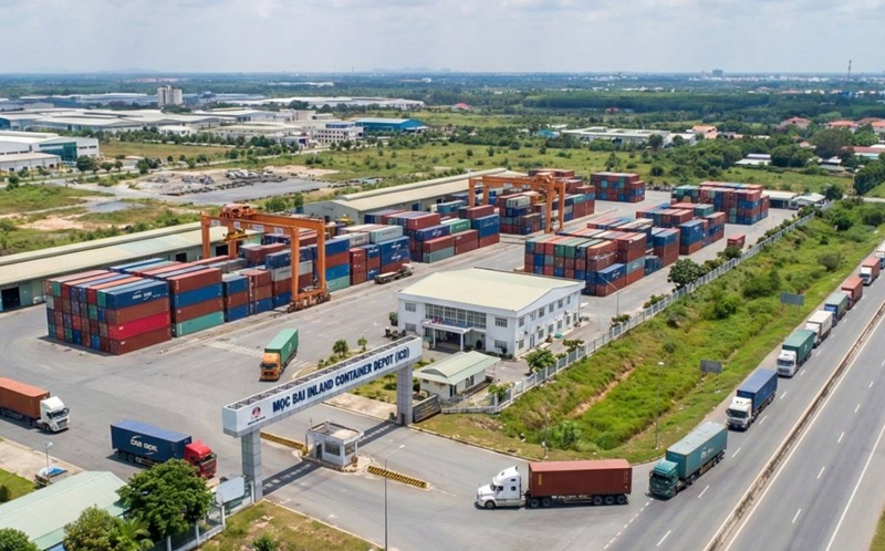 Giảm phát thải, thúc đẩy phát triển logistics xanh