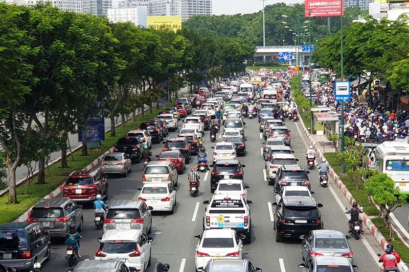 Từng bước chuyển đổi, phát triển giao thông xanh, kiểm soát ô nhiễm không khí