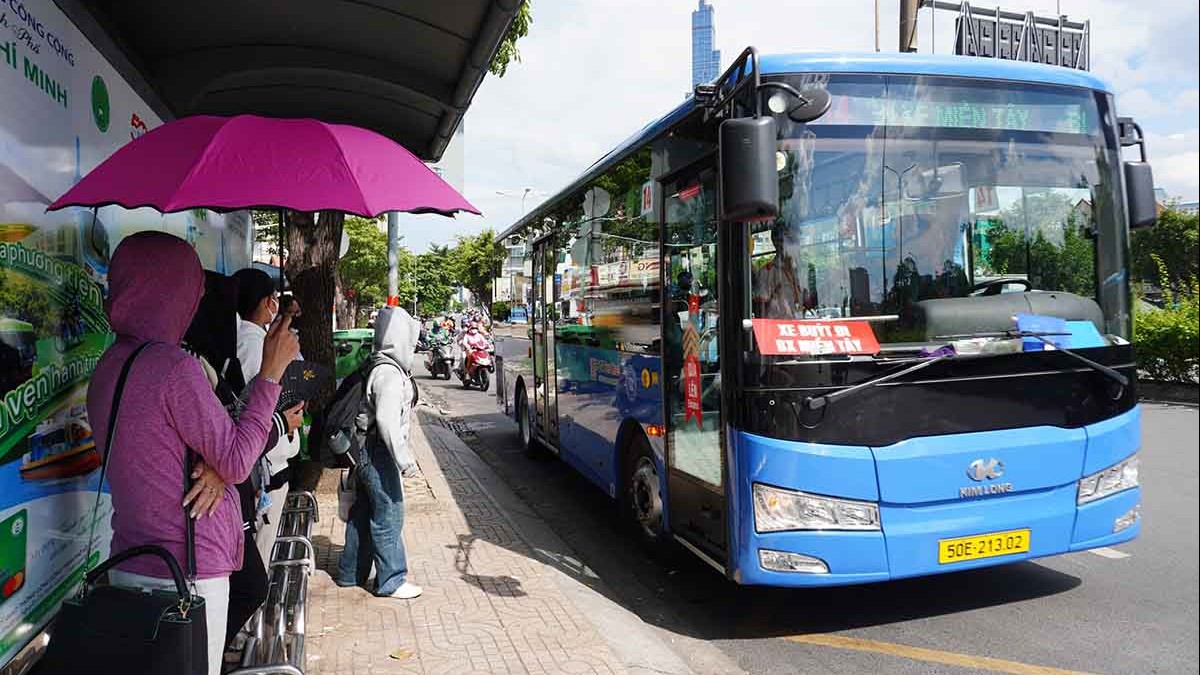 Từng bước chuyển đổi, phát triển giao thông xanh, kiểm soát ô nhiễm không khí