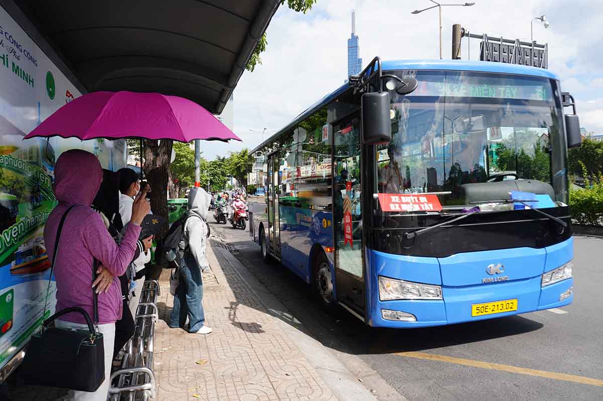 Từng bước chuyển đổi, phát triển giao thông xanh, kiểm soát ô nhiễm không khí