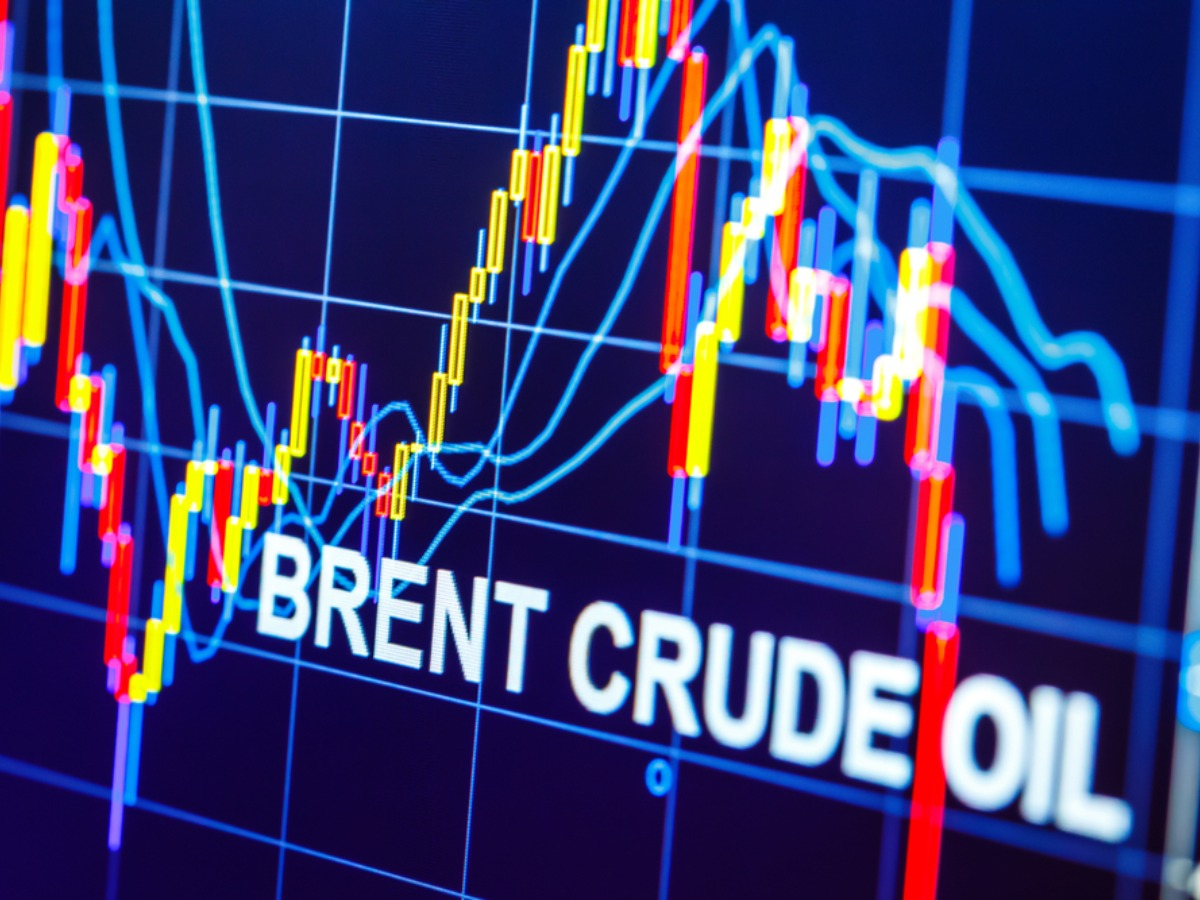 Dự báo giá dầu Brent năm 2027: Vì sao có chênh lệch lớn?