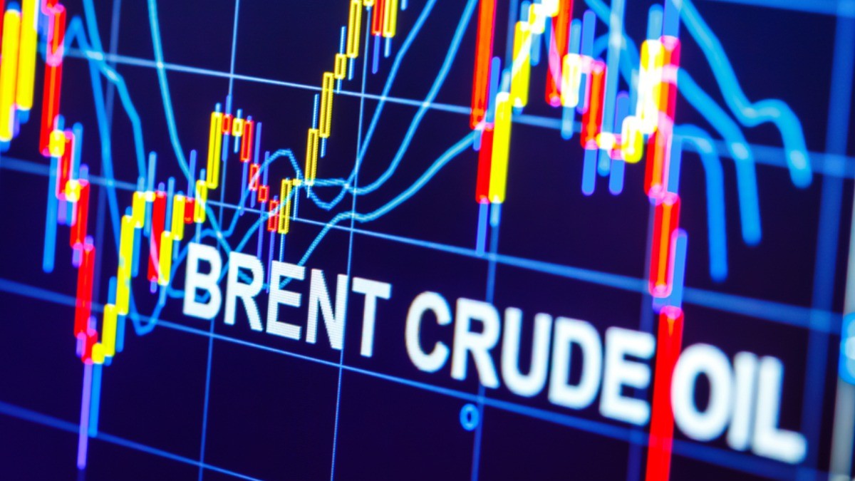 Dự báo giá dầu Brent năm 2027: Vì sao có chênh lệch lớn?