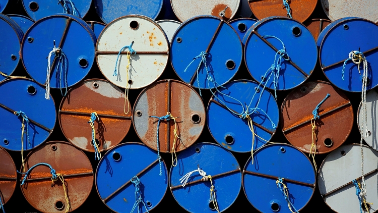 Giá dầu Urals rẻ hơn Brent 4 USD/thùng gia-dau-urals-re-hon-brent-4-usdthung