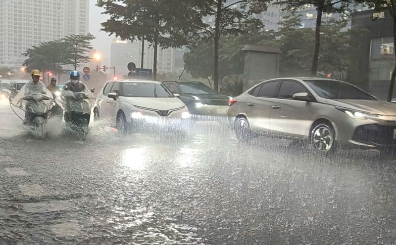 Nhiều khu vực trên cả nước ngày nắng, chiều tối mưa dông
