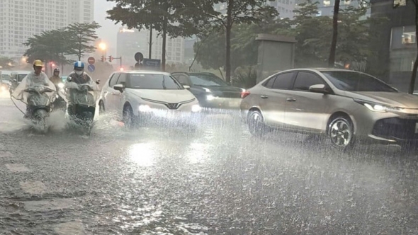 Nhiều khu vực trên cả nước ngày nắng, chiều tối mưa dông