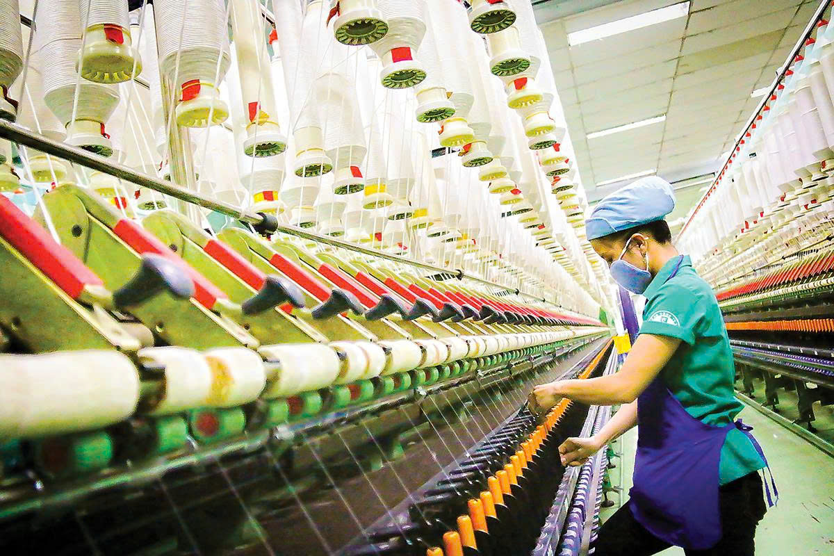 Dệt may giữ đà xuất khẩu, đối mặt sức ép chi phí