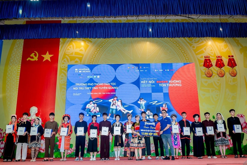 Vinamilk chung tay xây dựng “ Sức đề kháng số” cho thế hệ tương lai Vinamilk chung tay xây dựng “ Sức đề kháng số” cho thế hệ tương lai