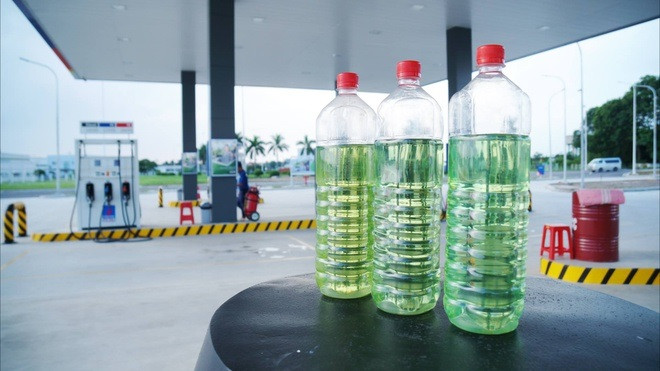 Bộ Công Thương chỉ đạo xử lý nghiêm các trường hợp bán xăng qua thùng, can, chai