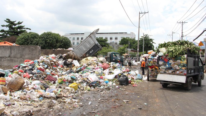 Rác thải nhựa "ồ ạt kéo ra biển"