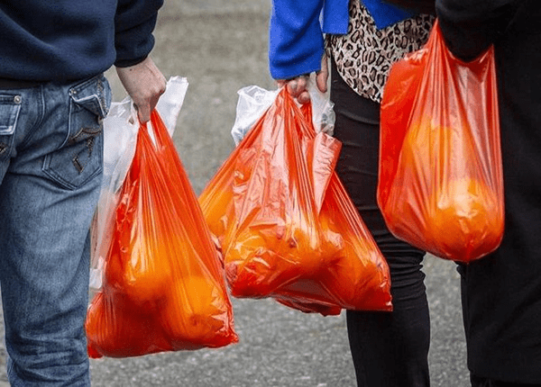 Rác thải nhựa "ồ ạt kéo ra biển"